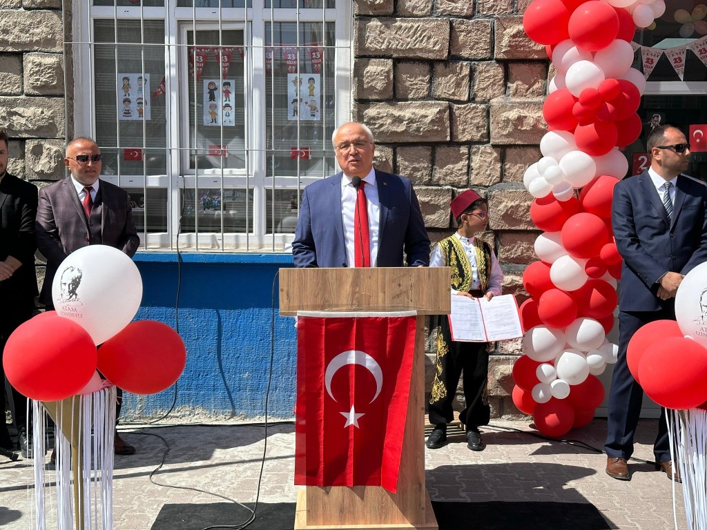 Kaymakamımız Sayın Sedat Sırrı Arısoy, 23 Nisan Ulusal Egemenlik ve Çocuk Bayramı Etkinlikleri Kapsamında Düzenlenen Programa Katıldı.